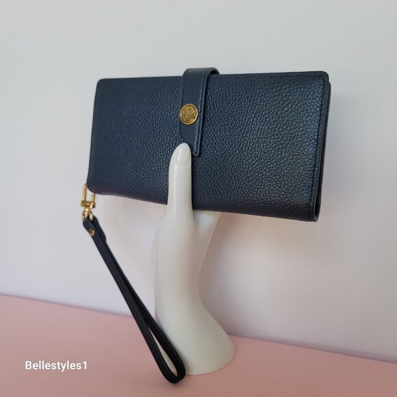 MICHAEL KORS Bifold Pebbled Leather Large Wallet/Wristlet- Navy color 🎈$88.⭐ - Picture 4 of 16